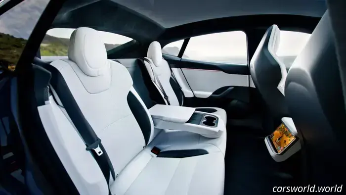 Китай запрещает дверные ручки в стиле Tesla | Carscoops